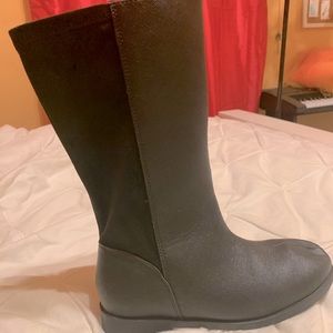Girls tall black boots from Old Navy. Never worn